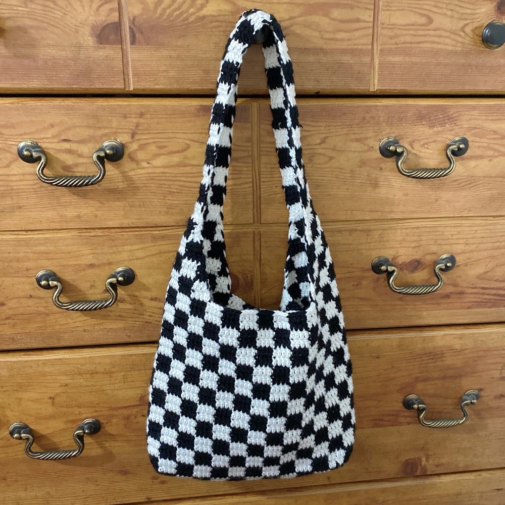 Crochet checkered bag